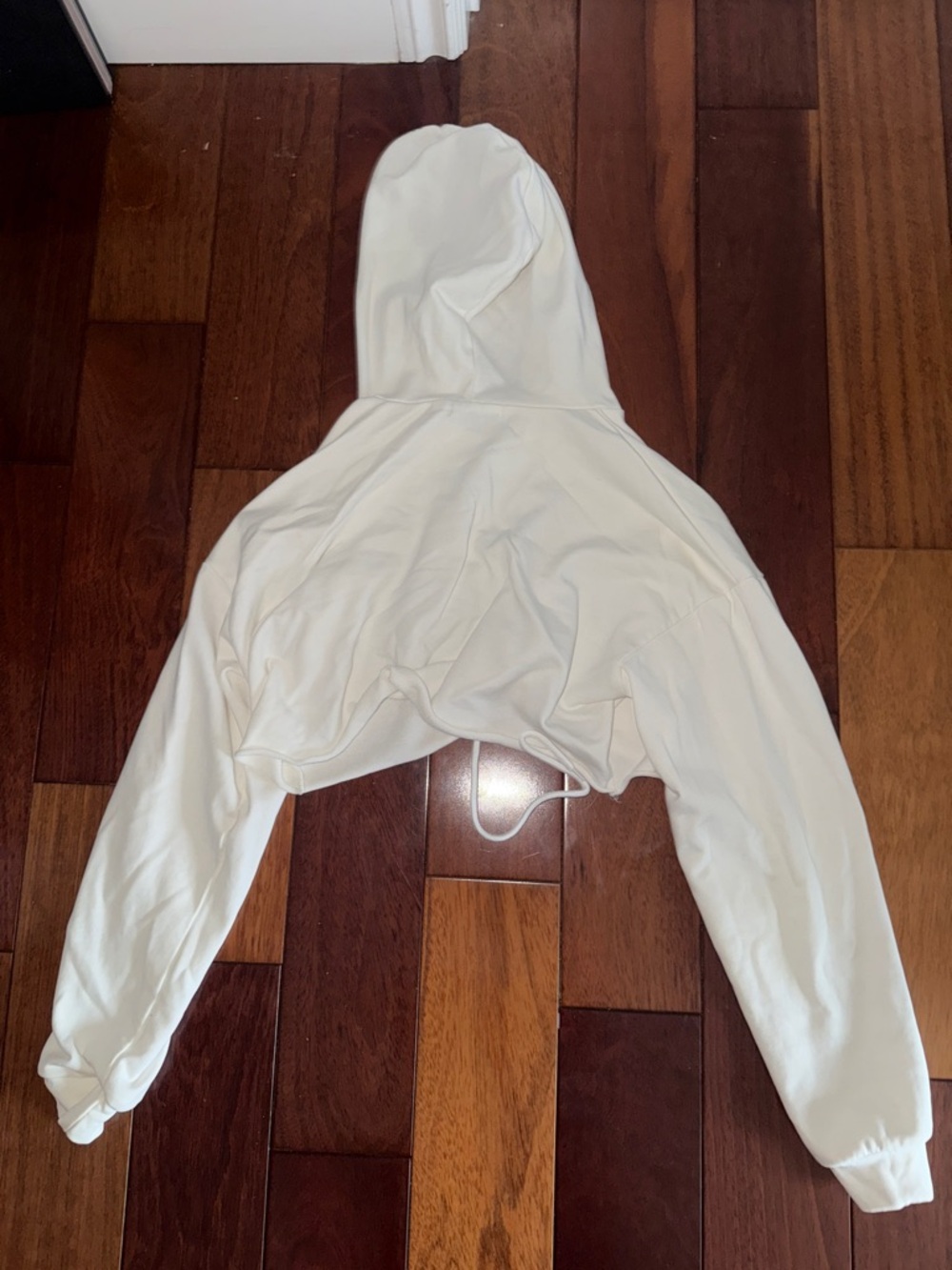 White Cropped Hoodie with Blue "LONDON" Graphic Adika - Picture 3 of 3